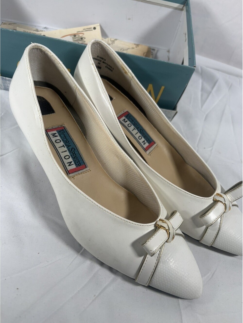 Vintage  Victoria Spencer White Heels Size 9 1/2 W/ Bow Accent